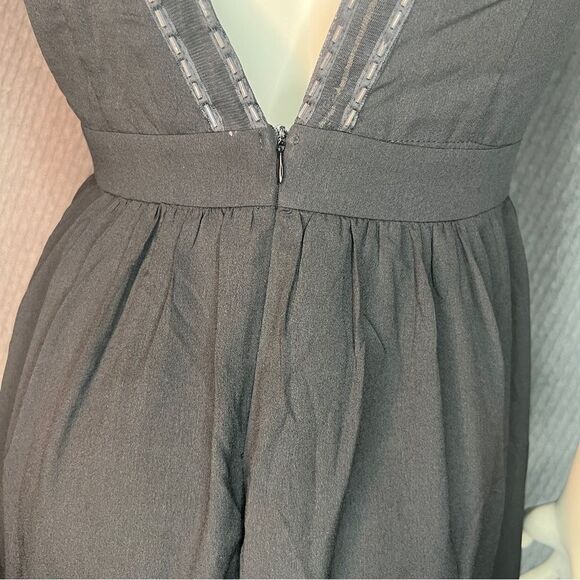 Doe & Rae ModCloth Dress Womens Size Medium Black Sleeveless Beaded V-Neck - Picture 7 of 10
